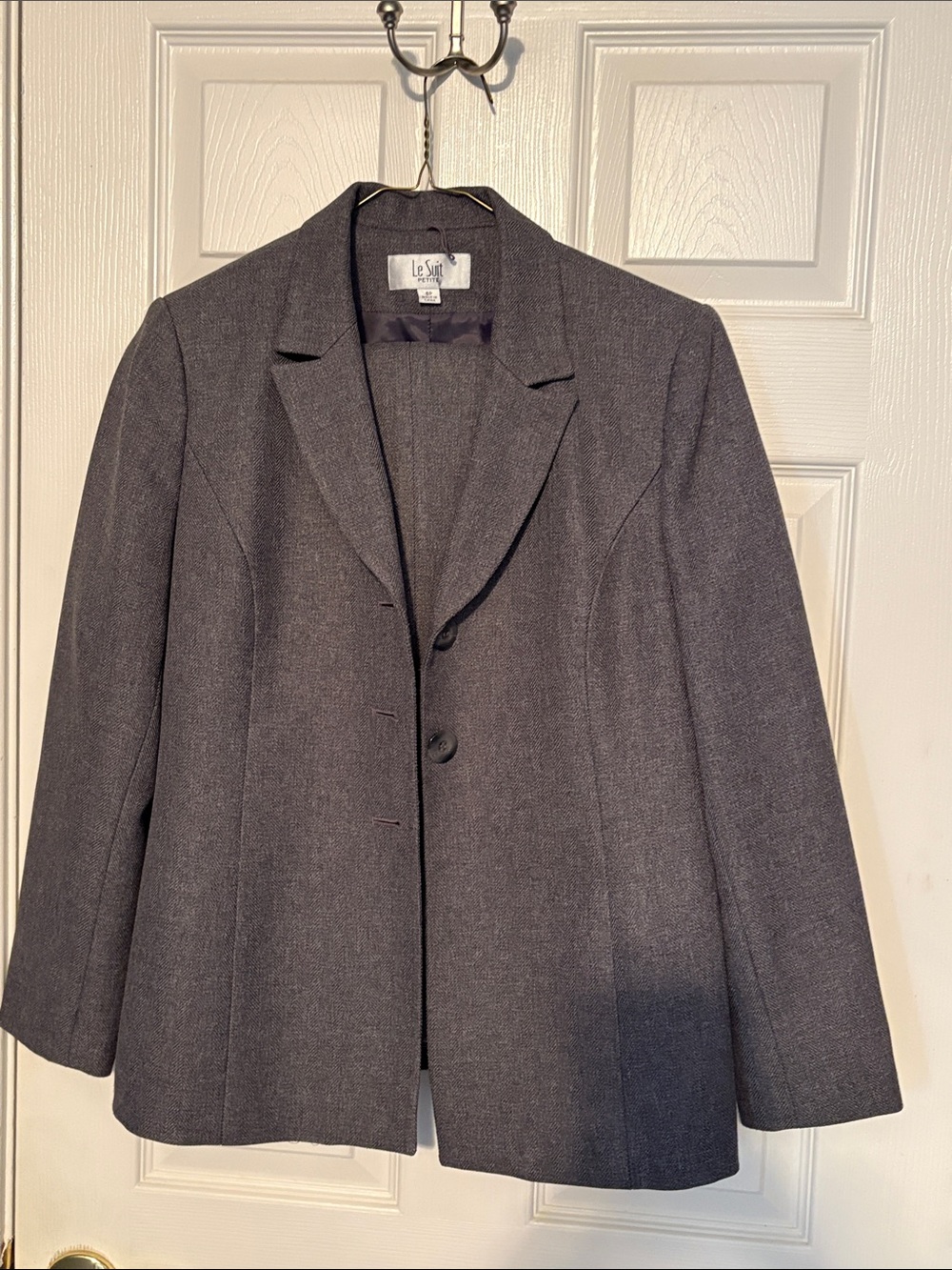 Le Suit Women's Gray Three-Button Tailored Blazer